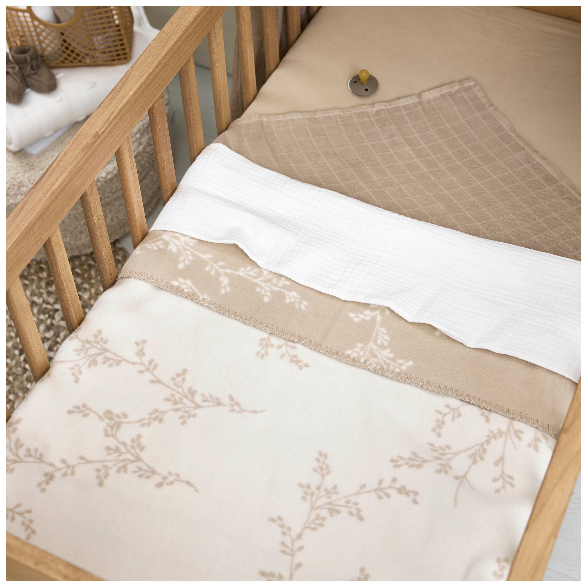 Meyco wiegdeken branches beige