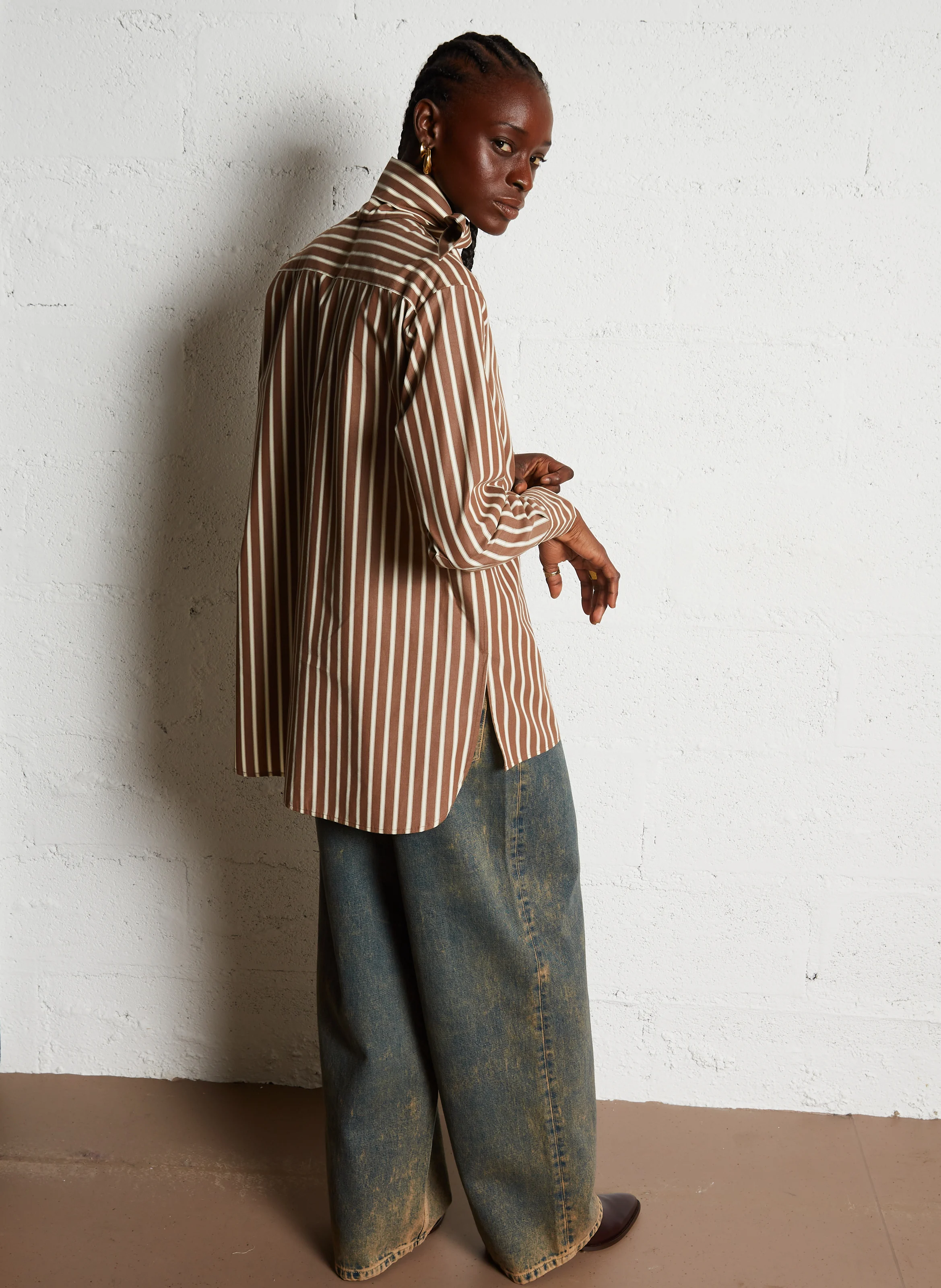 CUMAA - Chemise ample col amovible en coton rayé | Marron