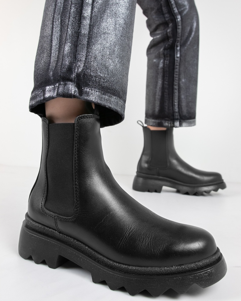 Tamaris Chelseaboots  - zwart