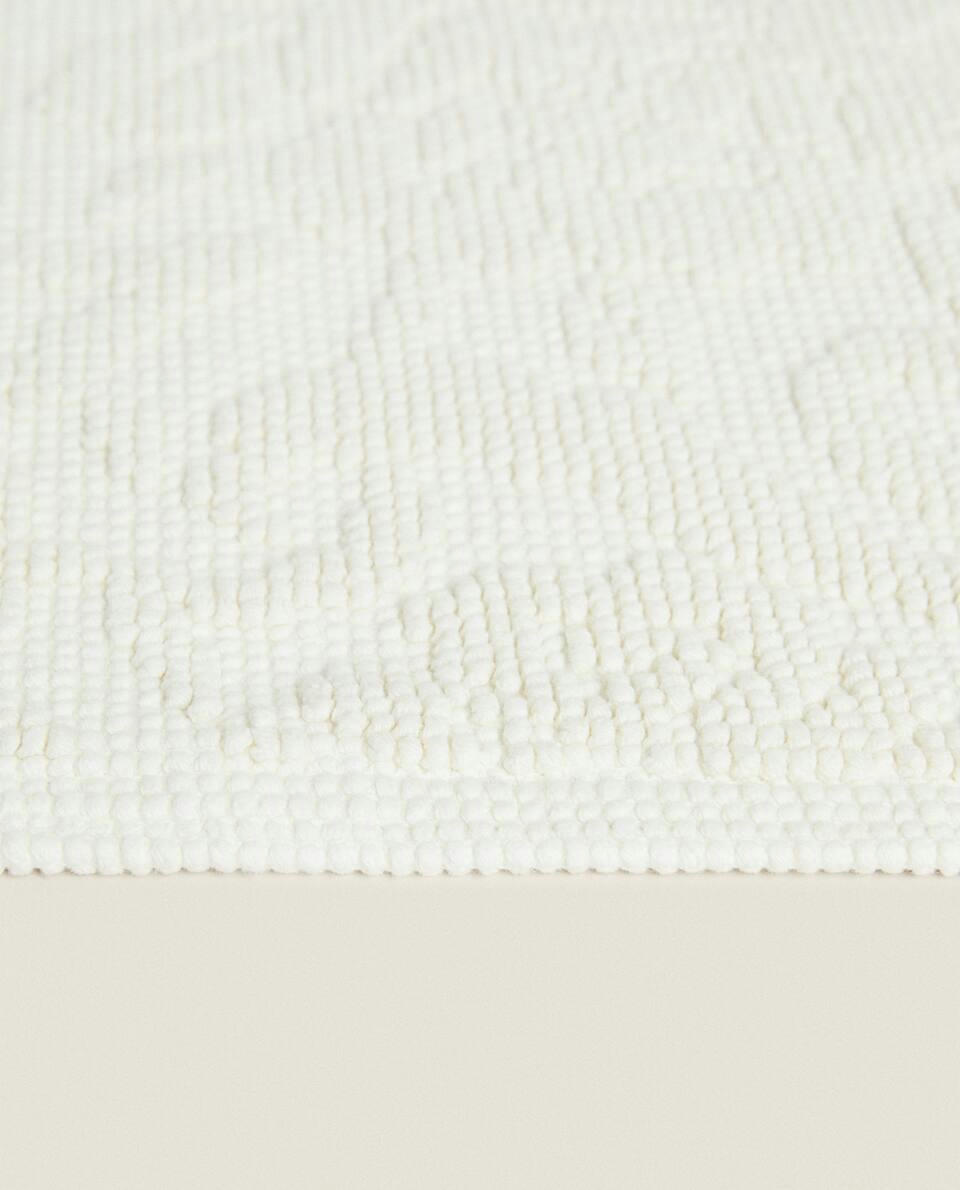 TAPETE DE BANHO FLORAL EM JACQUARD