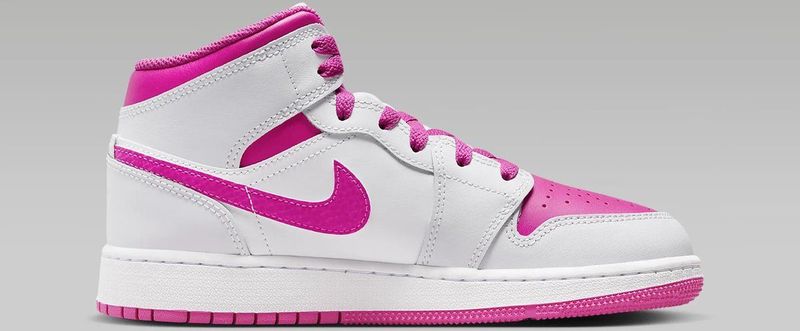 Nike Air Jordan 1 Mid GS Fire Pink - Sneakers - Kinderen - Meisjes - Wit Roze