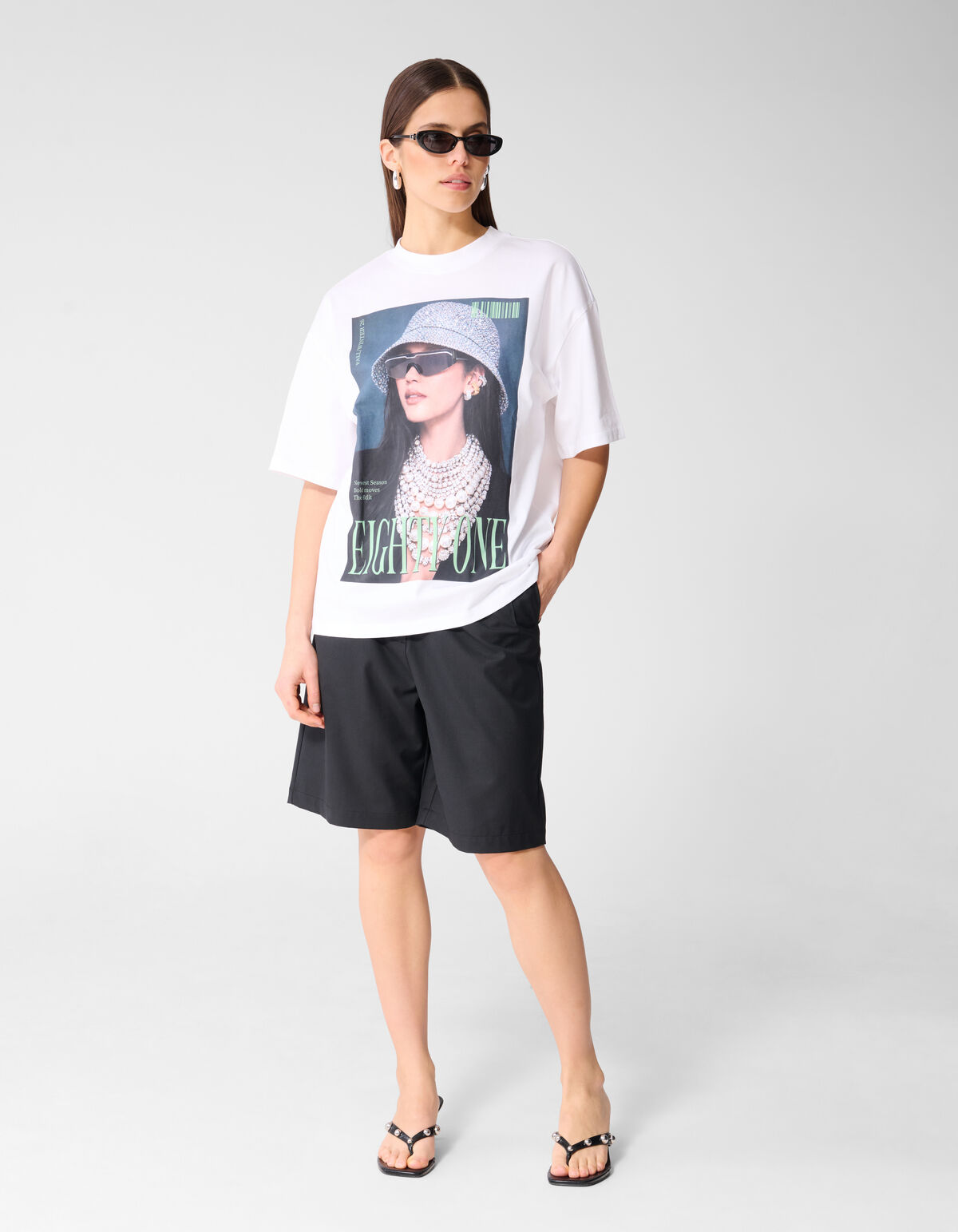 Oversized Pearl Magazine T-shirt Wit