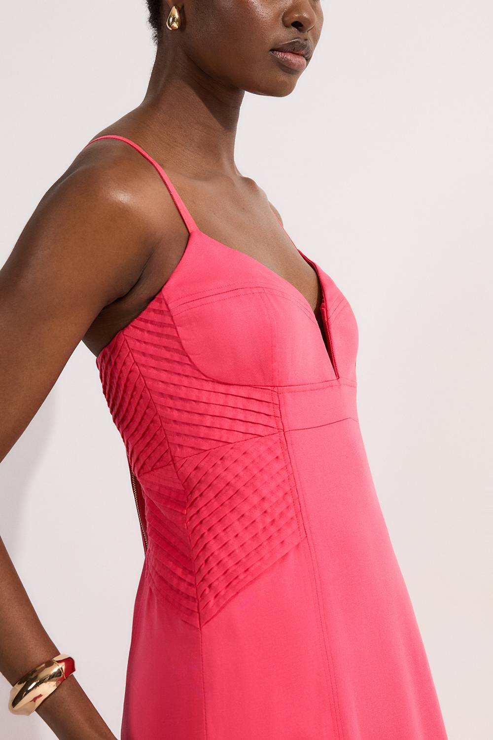 KarenMillen Robe midi crayon sur-mesure en lin premium aux détails pintuck