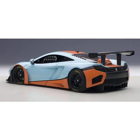 AUTOart MCLAREN MP4-12C GT3 GULF LIVERY 2011