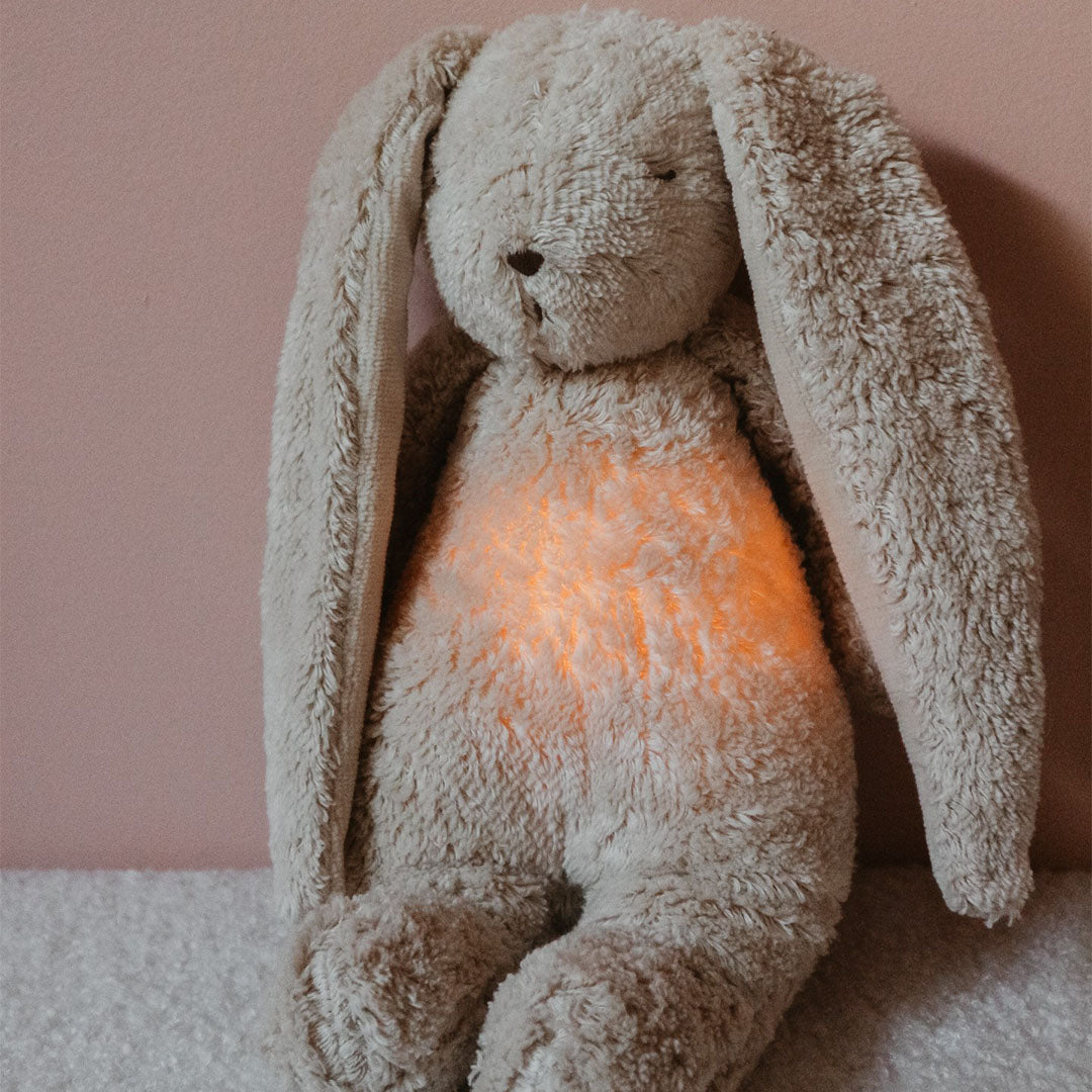 Moonie 2.0 next gen knuffelkonijn met nachtlamp sand natur