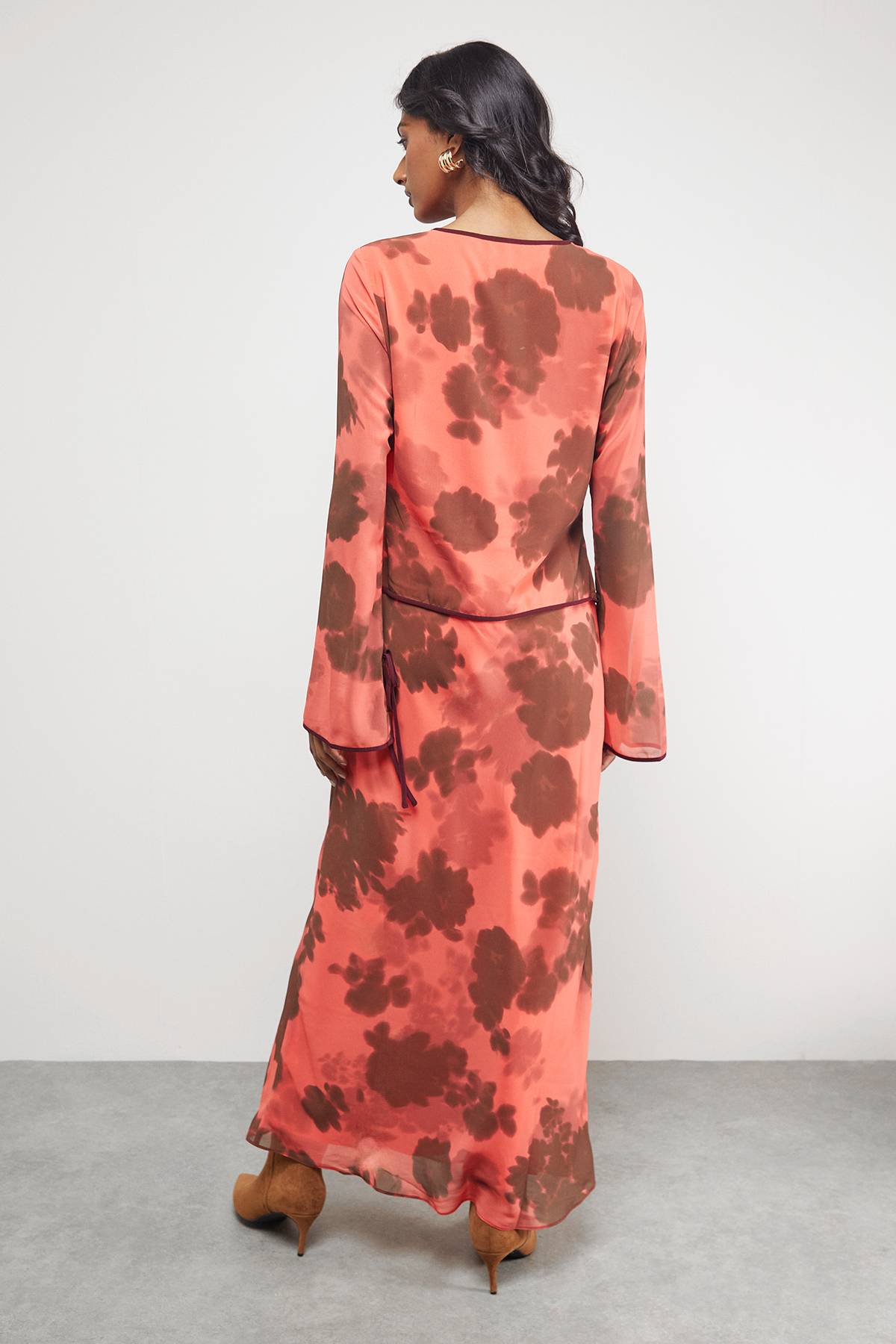 Warehouse Robe Midi en Georgette à Encolure Boutonnière et Manches à Liens