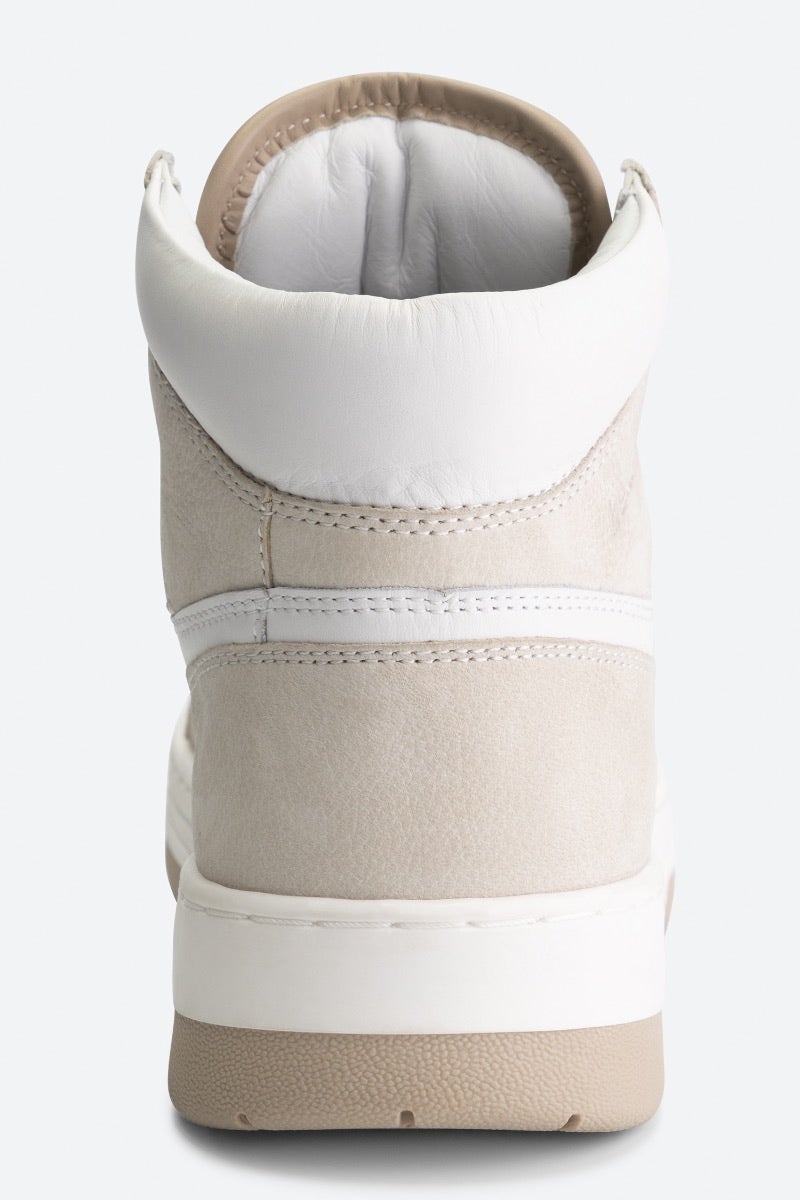 be:at:  Kobe Sneaker