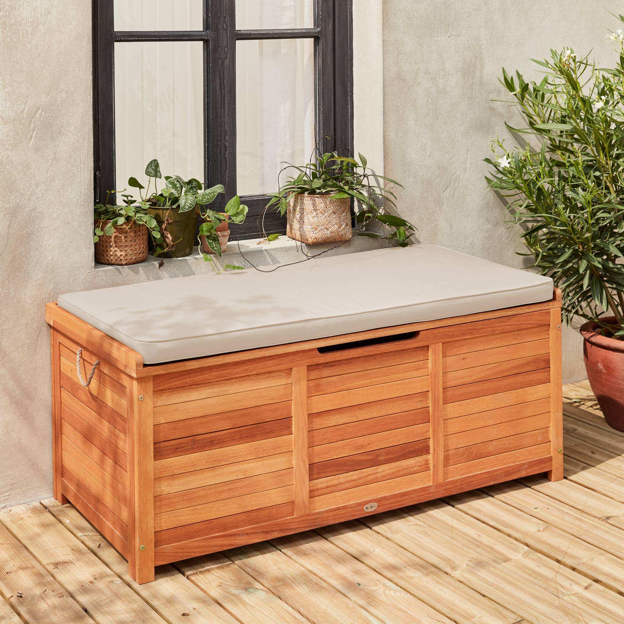sweeek - Houten tuinbox 200L met gasveren