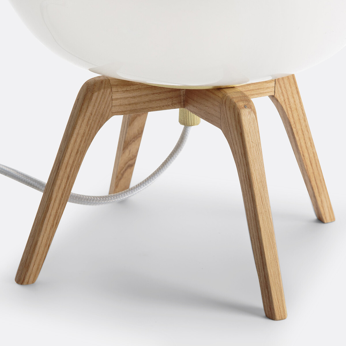 LA REDOUTE INTERIEURS<br>Candeeiro de mesa em madeira e vidro opalino, Boldo