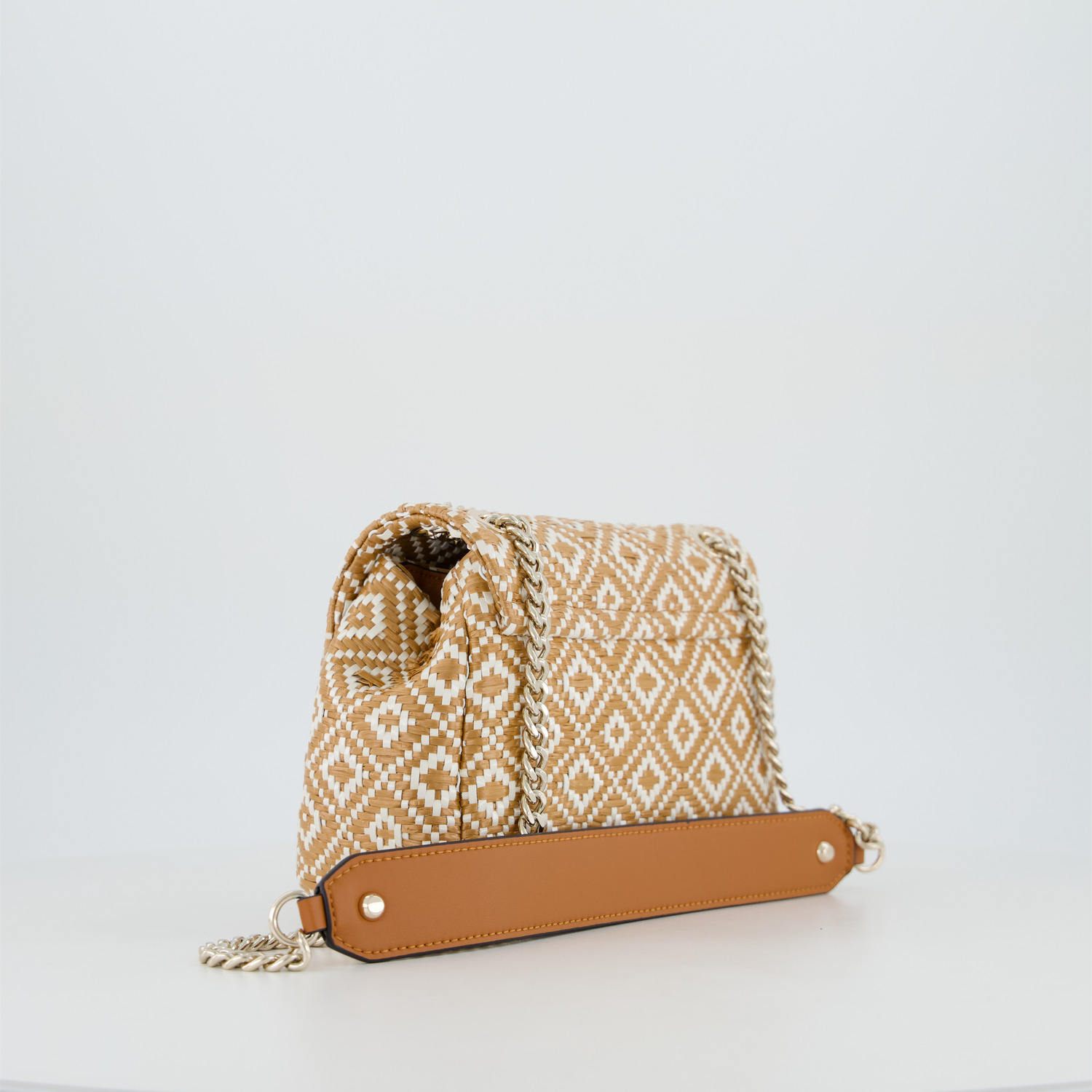 GUESS RIANEE CONVERTIBLE XBODY FLAP