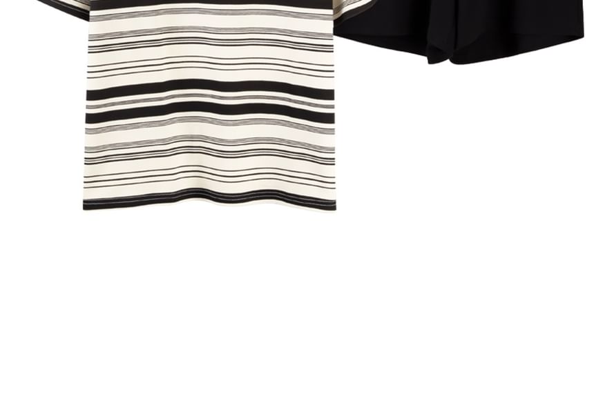 Jeony - Pyjamaset: gestreept T-shirt met korte mouwen + effen shorts