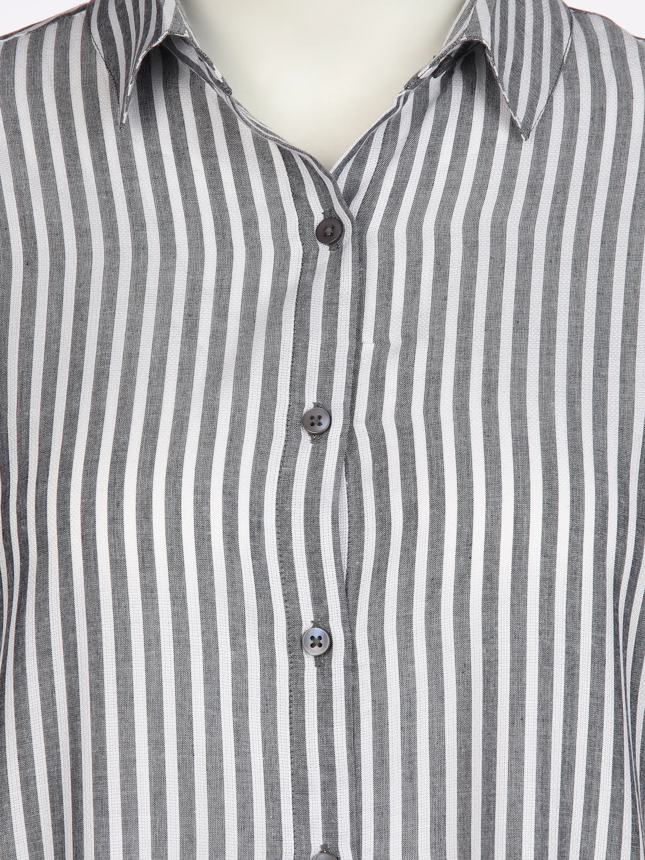 Damen Bluse mit zarten Streifen