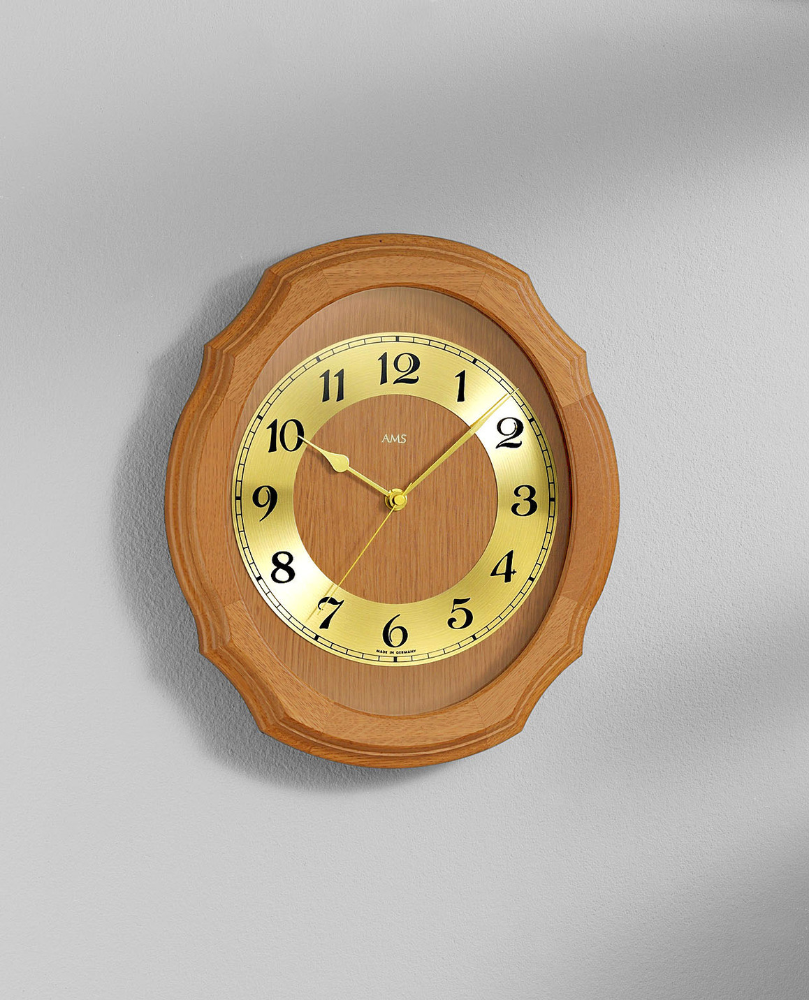 Wanduhr mit Funkuhrwerk