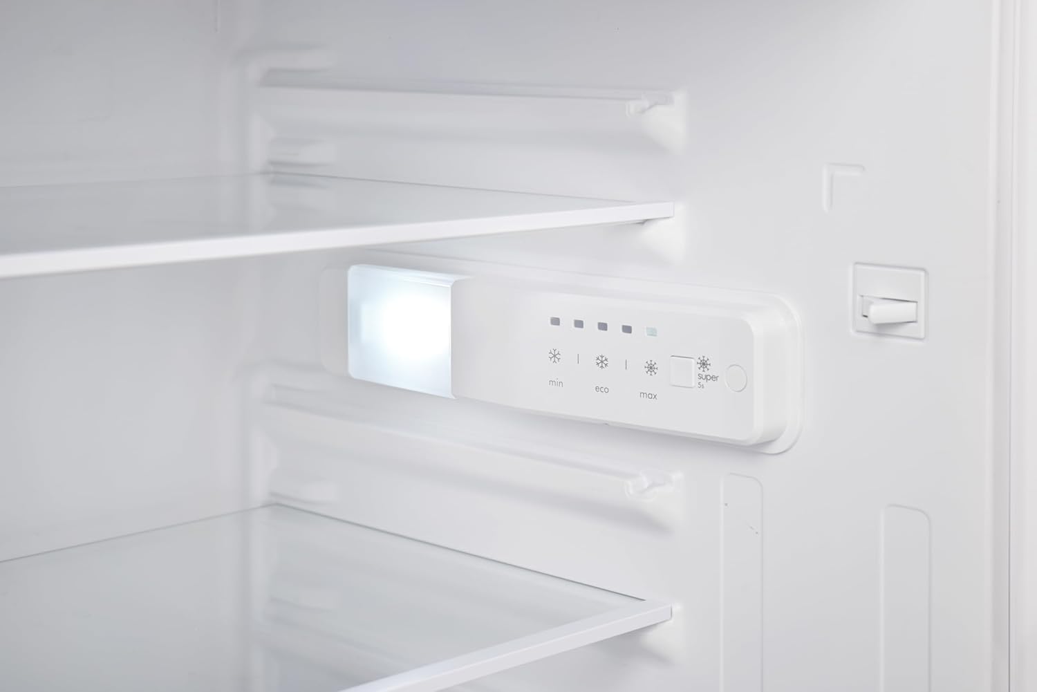 Respekta Karlsson Einbaukühlschrank 126 L/Vollraum / 35 dB/Energieeffizienzklasse E/Weiß / KS88.0-10/131200880000-10