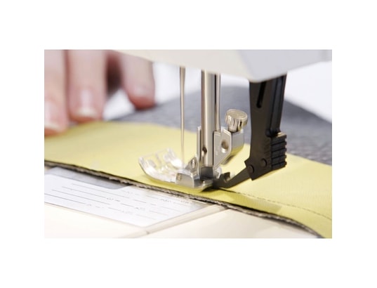 PFAFF - Machine à coudre quilt expression 720