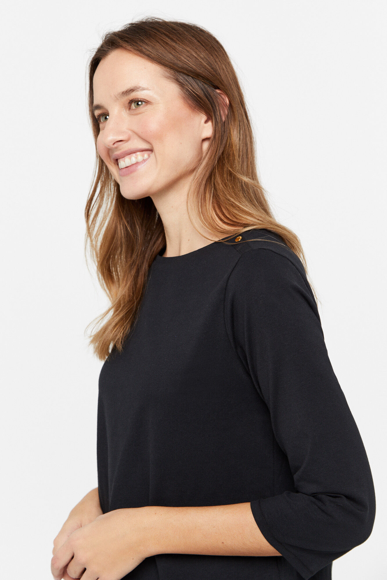 Camiseta básica com decote canoa - Preta