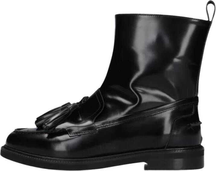 STEFANO LAURAN Enkellaarsjes Dames 12219 Maat: 39 Materiaal: Lakleer Kleur: Zwart