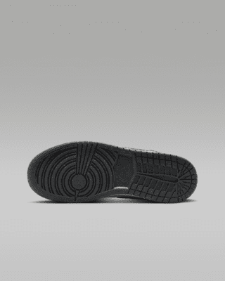 Air Jordan 1 Mid SE Older Kids' Shoes