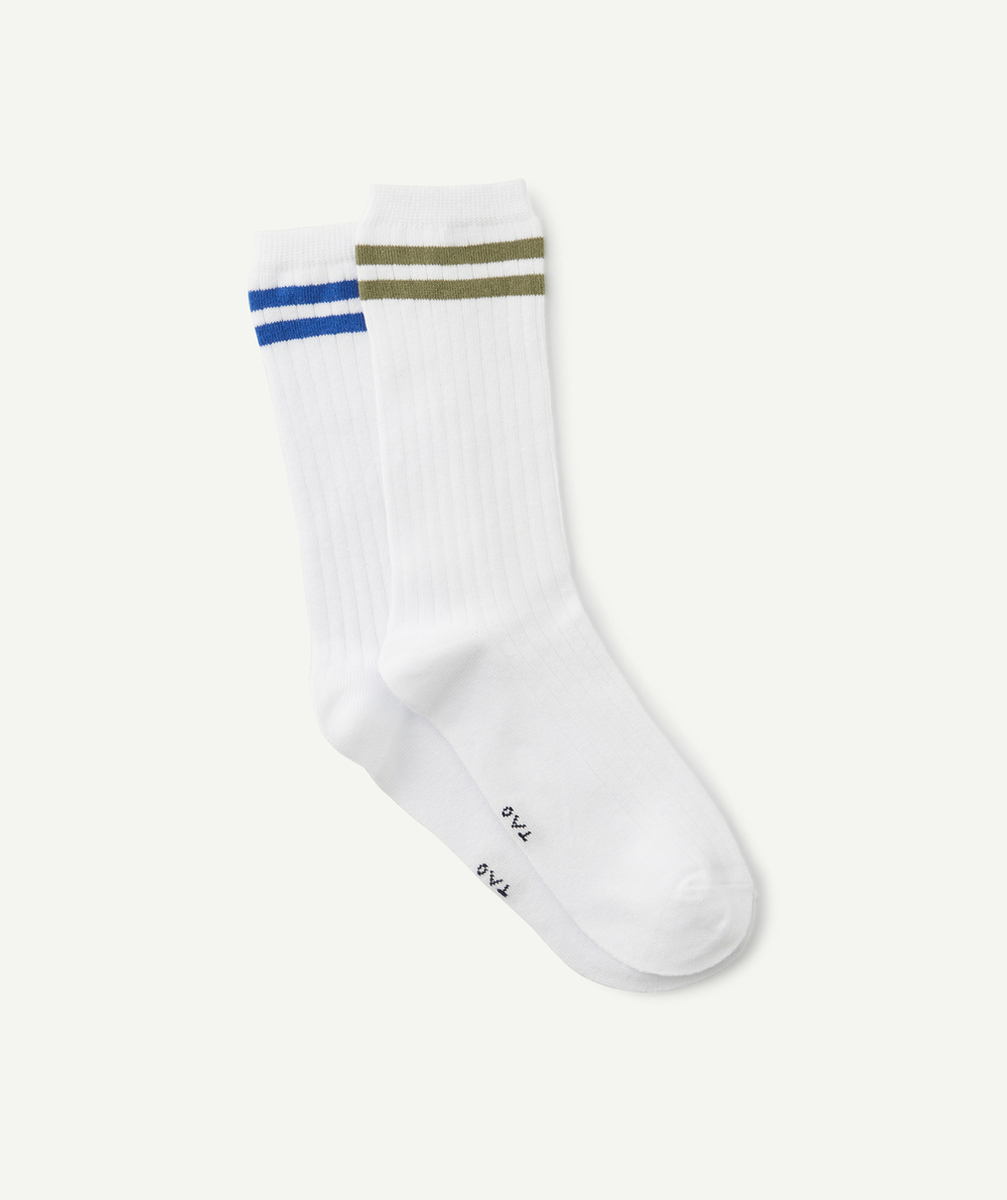 LE LOT DE 2 PAIRES DE CHAUSSETTES BLANCHES AVEC BANDES COLORÉES