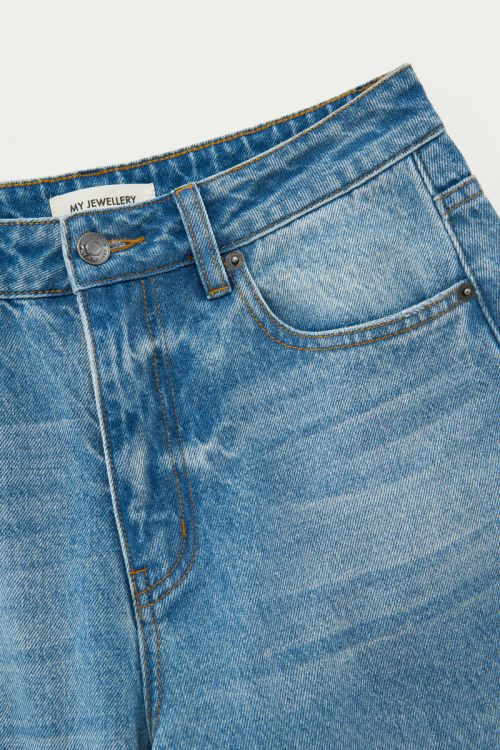 Blauwe wide leg jeans met schuine zoom