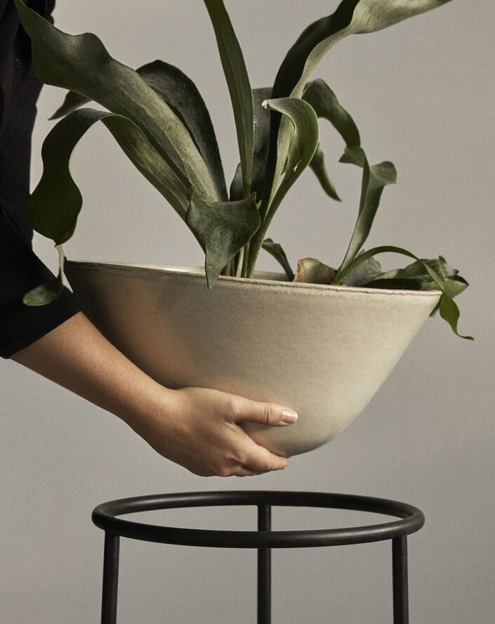 Audo Copenhagen Daiza Planter, H47/Ø35, Ivory