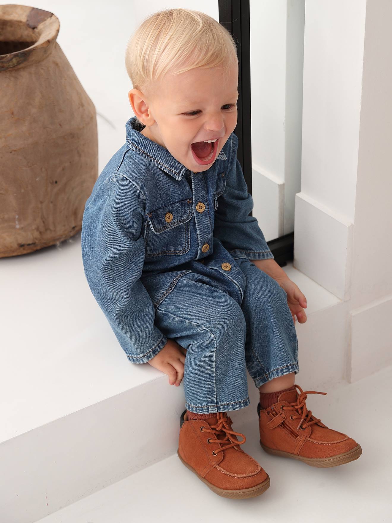 Macacão jeans para bebê cor pedra