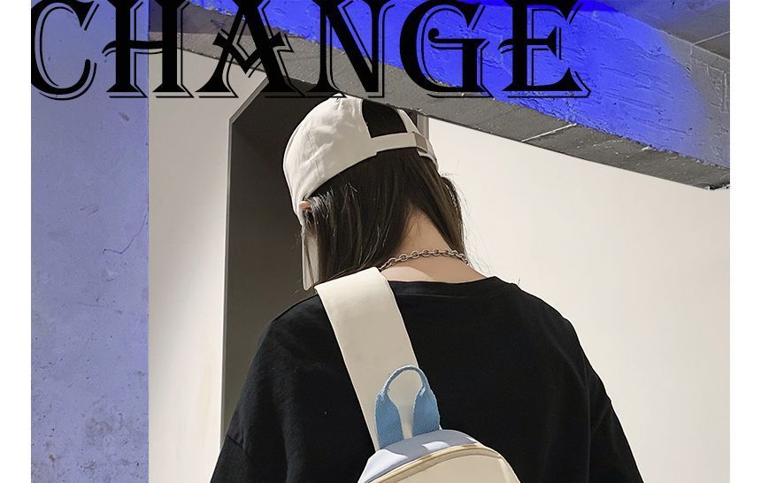 EAVALURE - Belettering Sling Bag