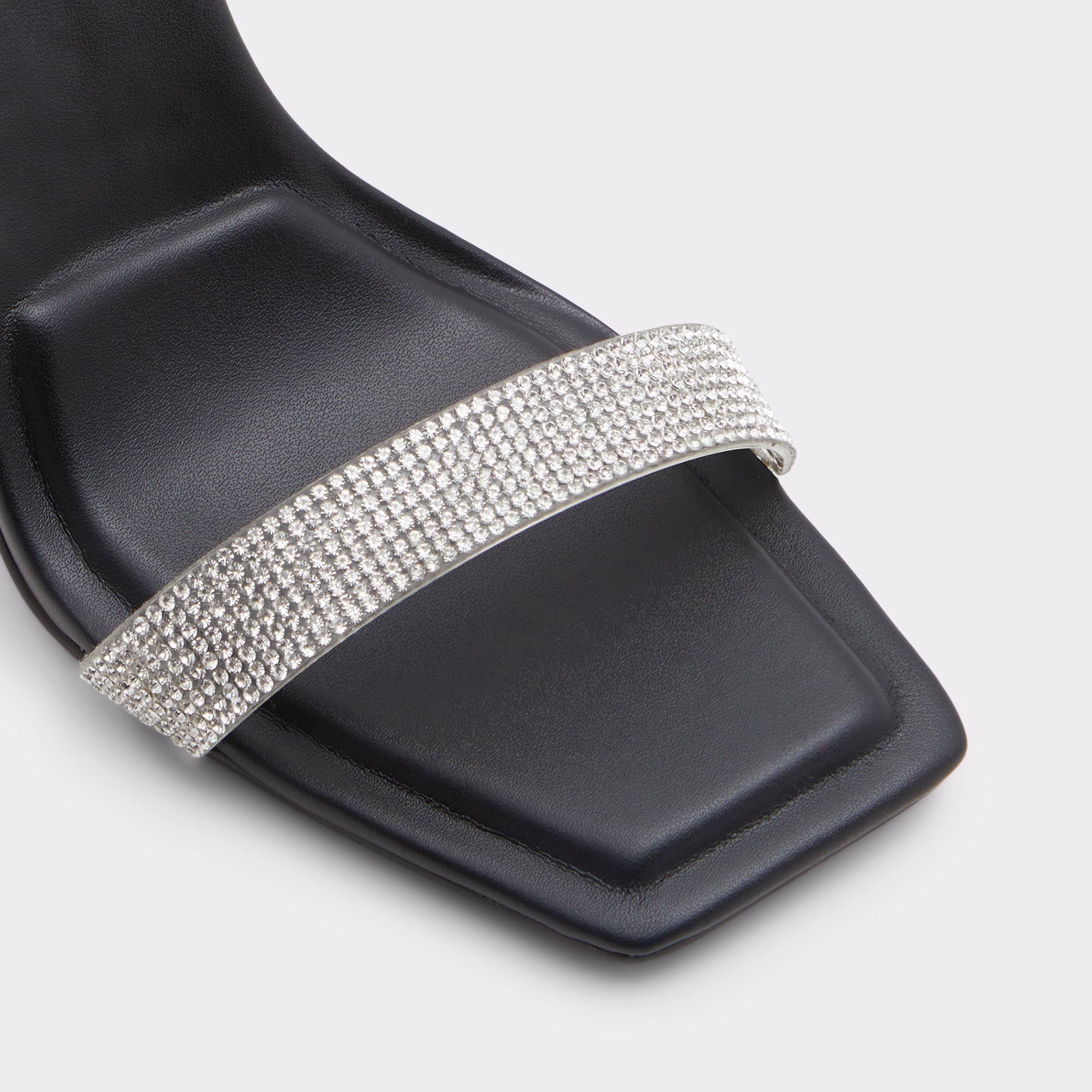 Onardonita Black Women Heeled sandals