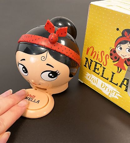 Miss Nella Neglet?rrer - Lady