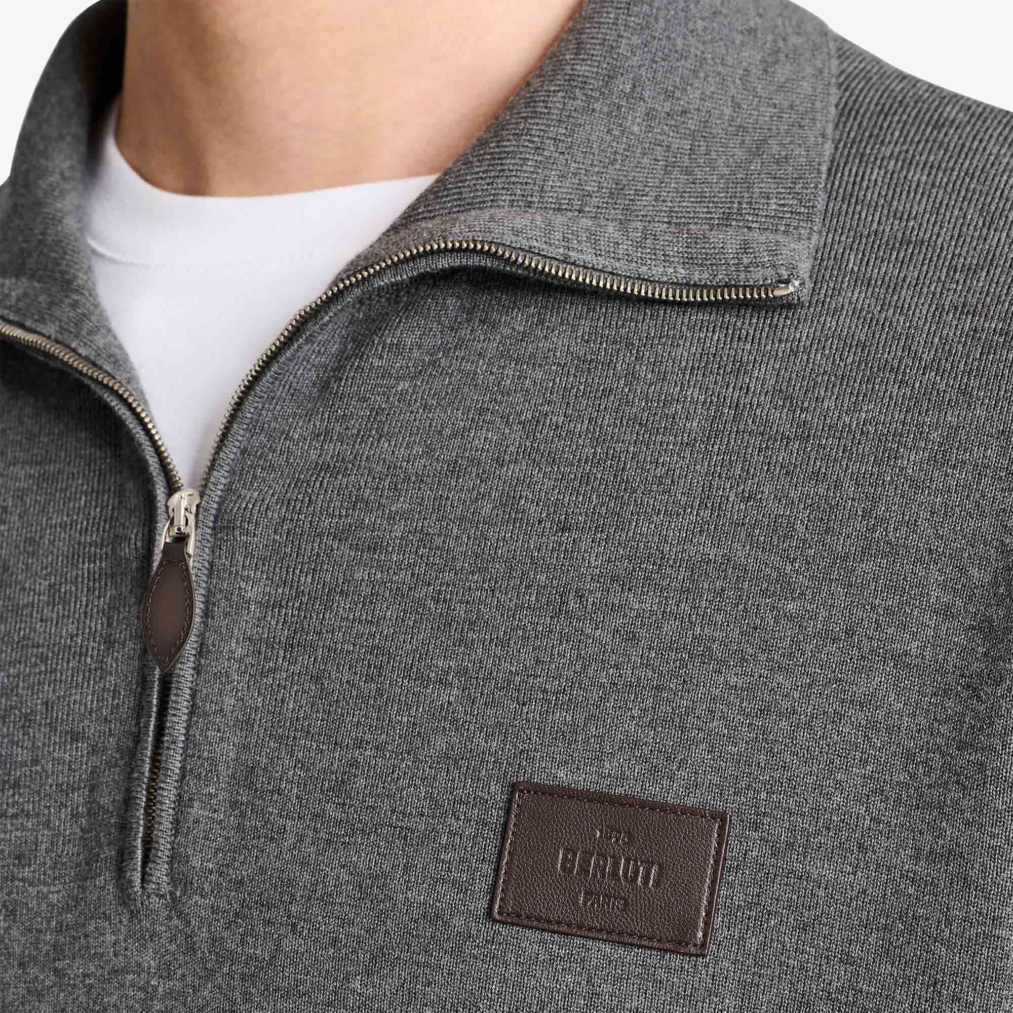 Pull Avec Col Zippe Avec Detail En Cuir
