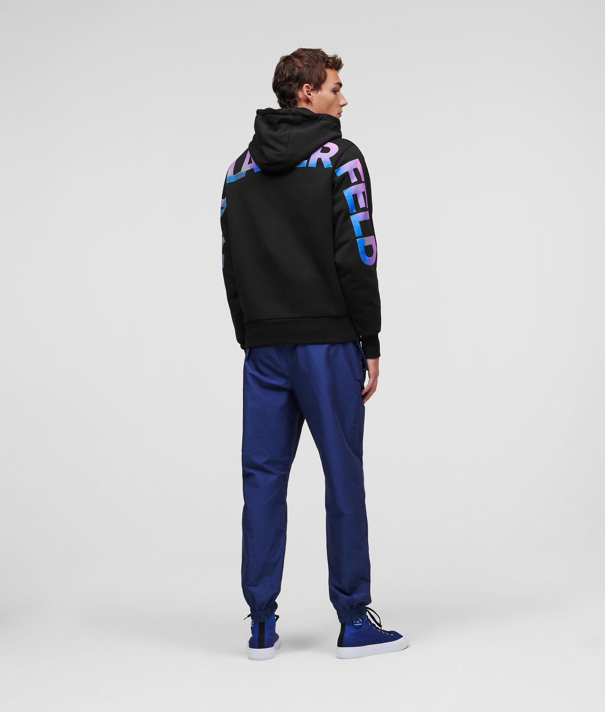 SWEAT À CAPUCHE AVEC LOGO KARL OMBRÉ