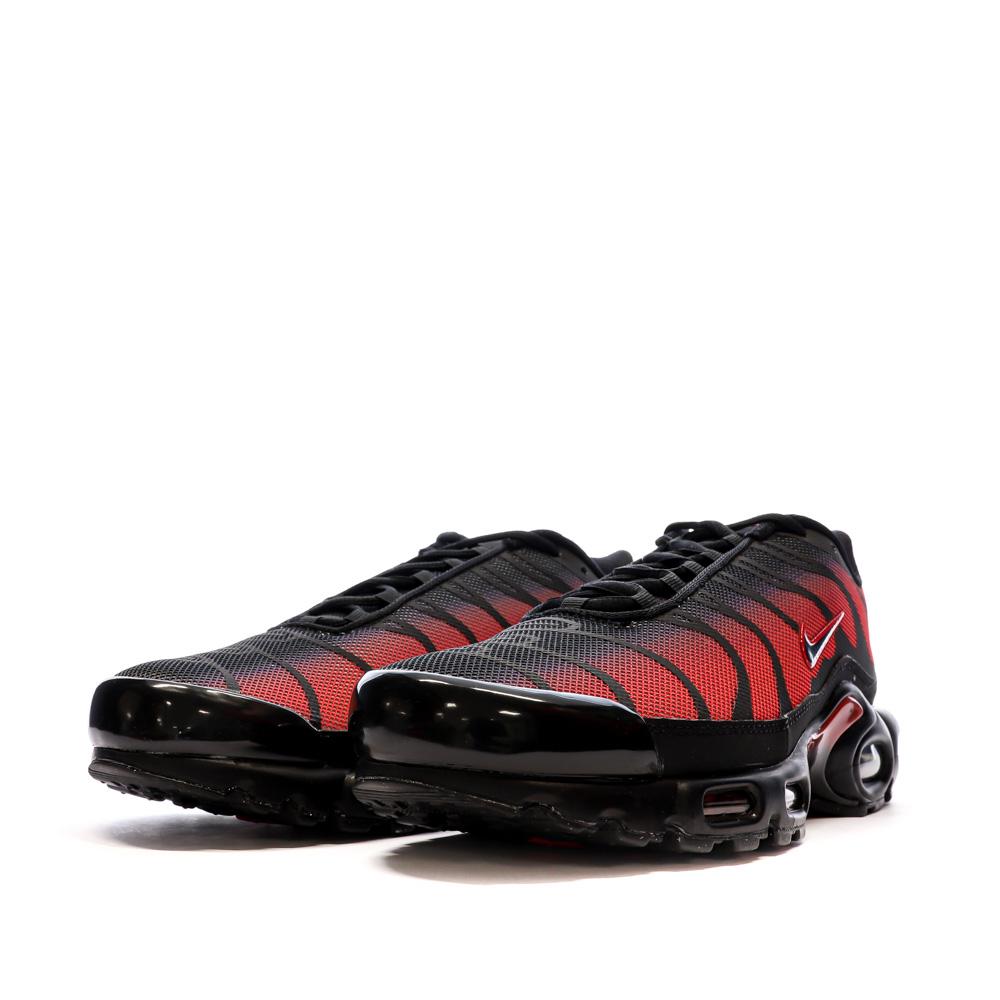 Nike Baskets Noires/Rouges Homme Nike Air Max Plus