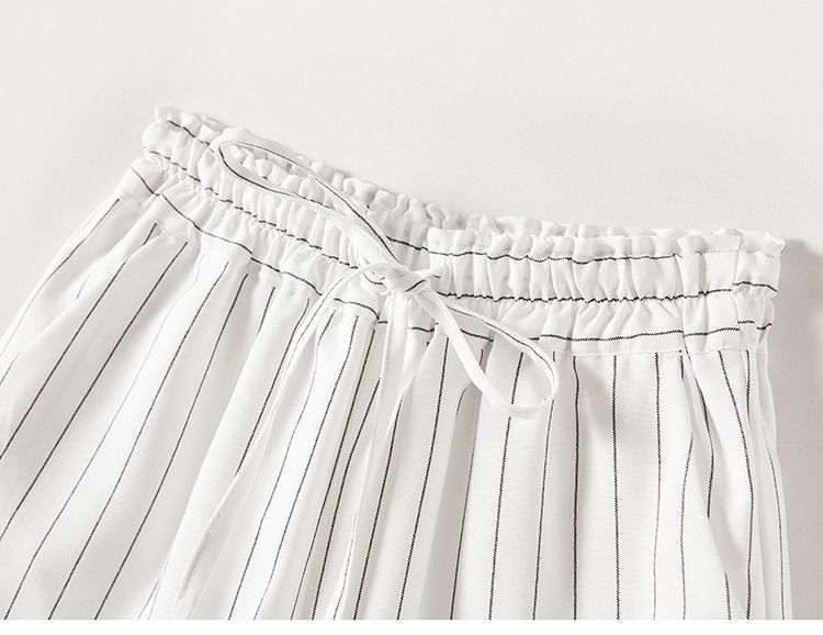 YARU - Gestreepte shorts met hoge taille en trekkoord