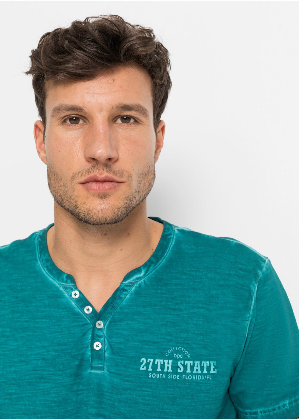 T-shirt col Henley, manches courtes et aspect délavé
