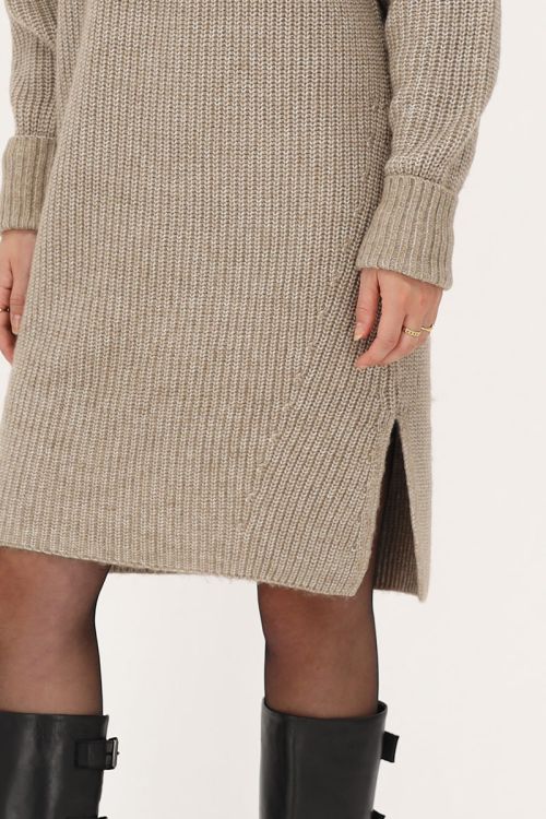 Beige midi jurk gebreid