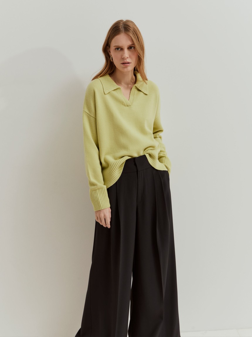 Camisola de lã com decote em V