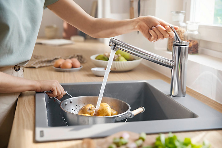 Mitigeur de cuisine chromé Hansgrohe Zesis M33 H. 214mm