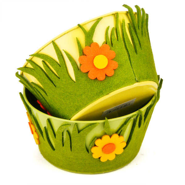 Petit bol en métal laqué, feutrine et fleurs