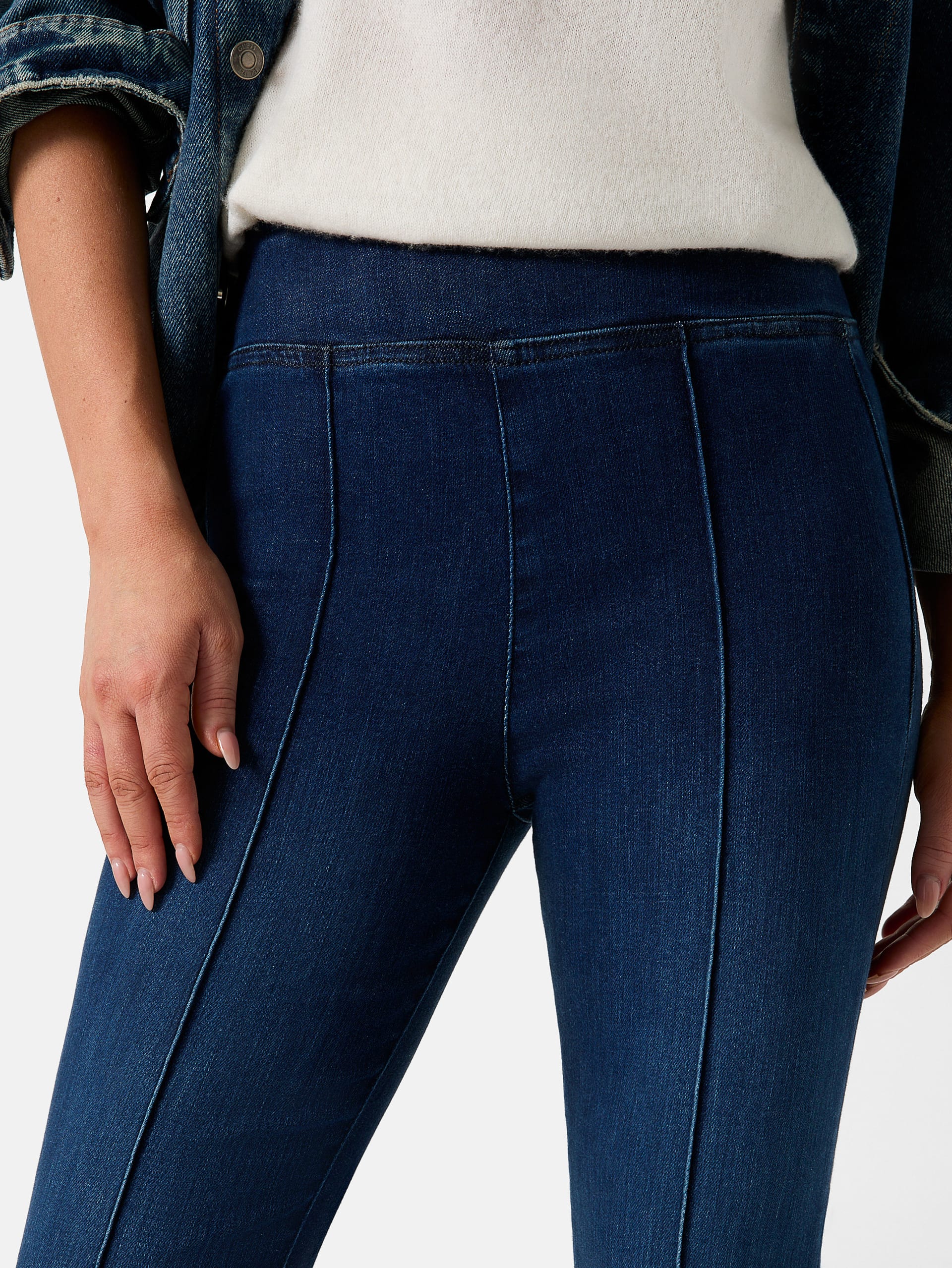 Calça jeans flare ecológica e sexy