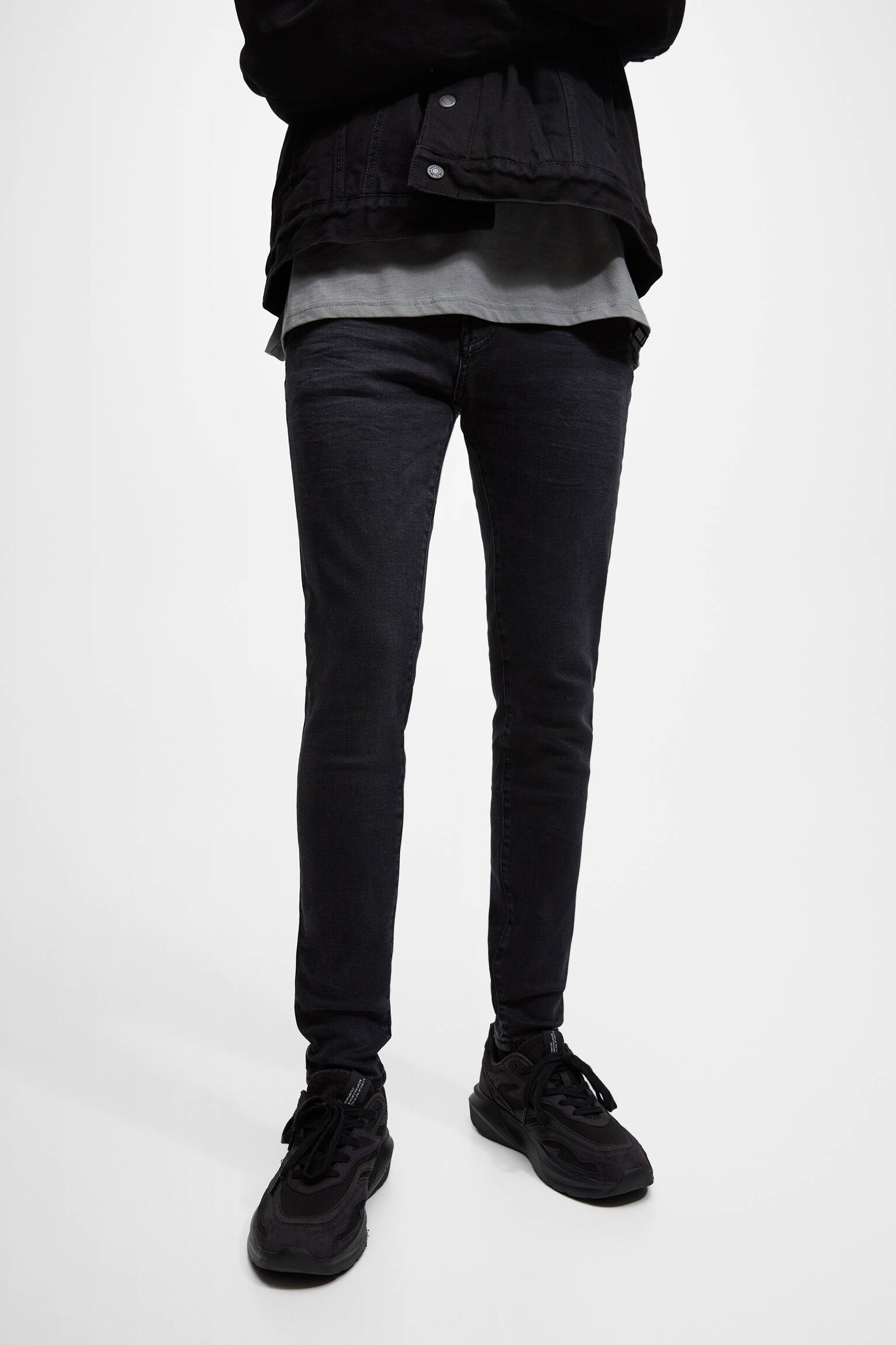 CALÇA JEANS PRETA BÁSICA SKINNY FIT - NEG-DELAV