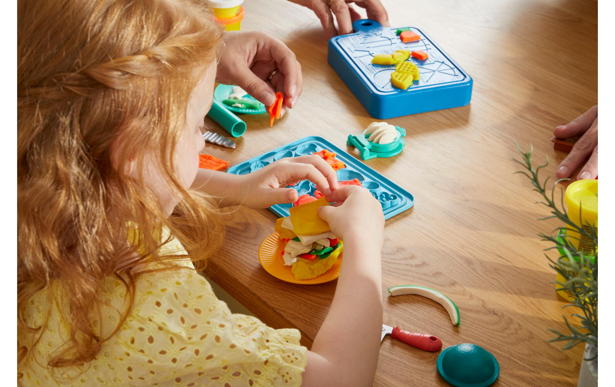Knetspielzeug Kleiner Chefkoch Starter-SetSet mit 14 Küchen-Accessoires