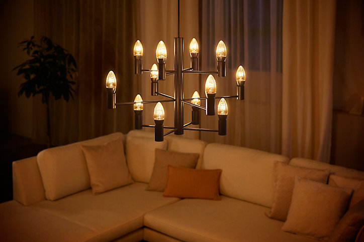 2 ampoules LED connectée Philips Hue flamme IP20 E14 300lm 4.5W blanc chaud