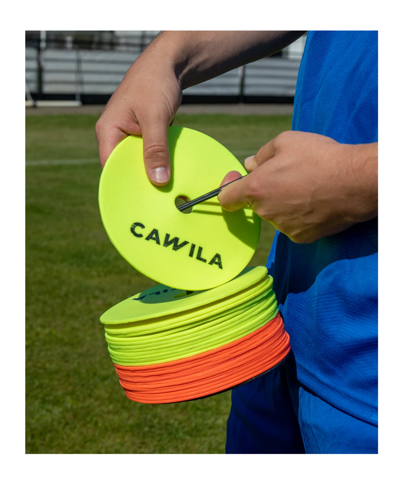 Cawila Floormarker 24er Set inkl. Halter | Markierungsscheiben, 12 x gelb und 12 x orange