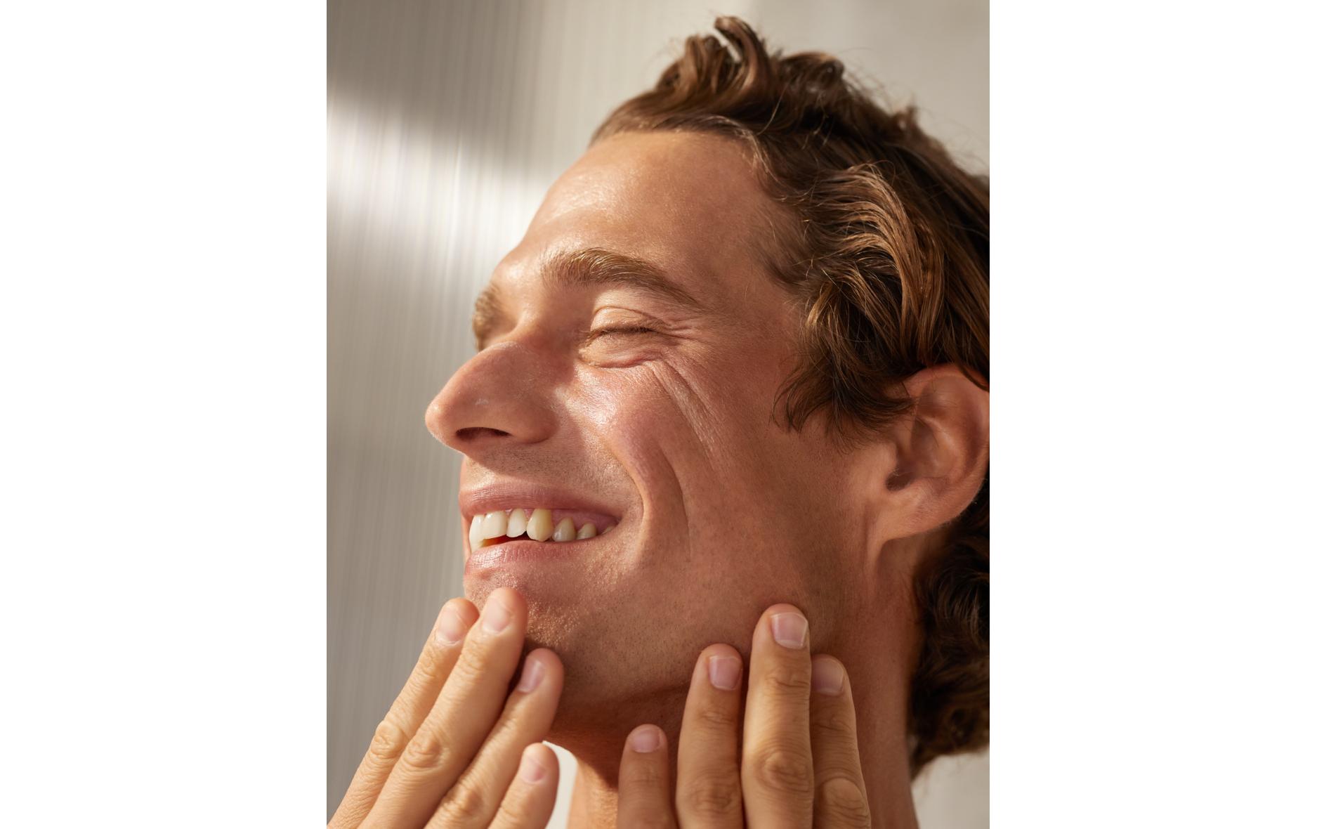 After Shave Balsam Anti-Age Hyaluron 100 mlBalsam pflegt die Männerhaut nach der Rasur, und schenkt ihr Frische