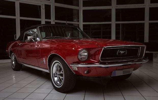 Mustang Oldtimer fahren in Berlin als Geschenk