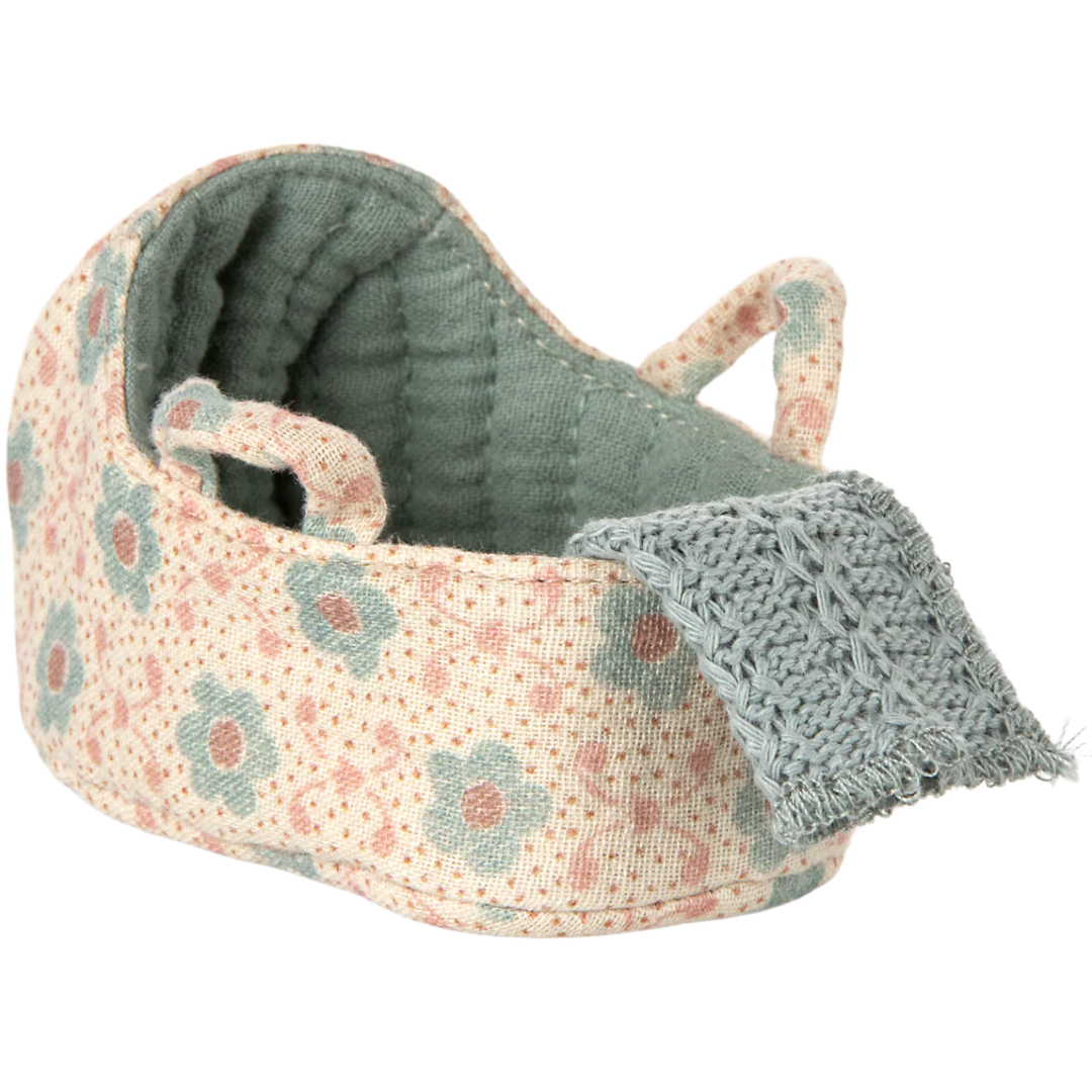 maileg poppenreiswieg voor babymuis - blauw - 9,5 cm