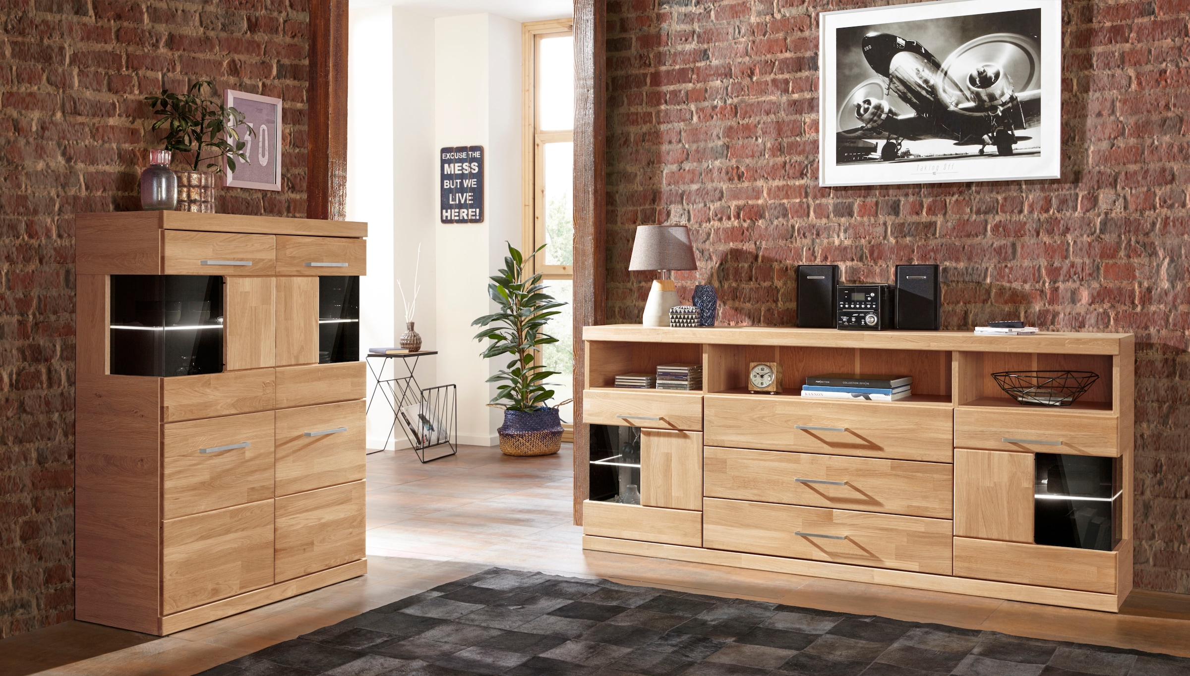 Home affaire Highboard »Ribe,85cm breit,115cm hoch, Fronten Massivholz,4 breite Fächer« Korpus Holzwerkstoff,2Türen mit  Glaseinsatz, Böden versetzbar