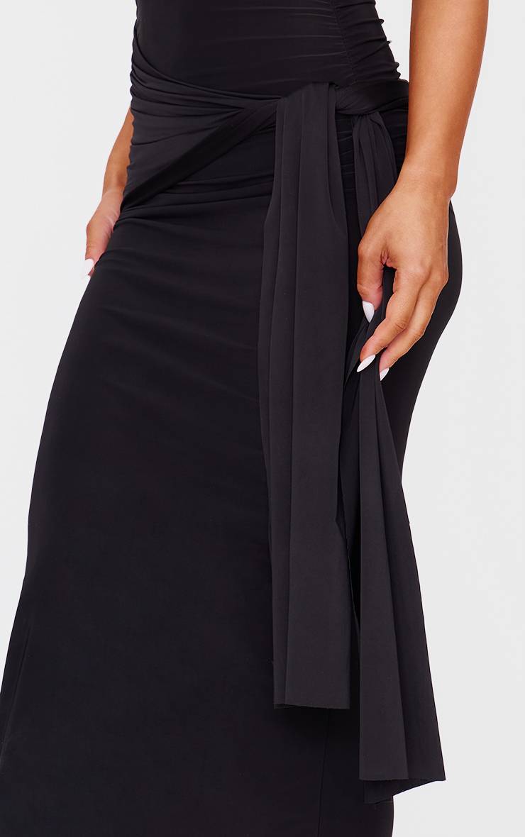 Noir Robe Longue Moulante À Épaules Dénudées Avec Détail Cache-cœur