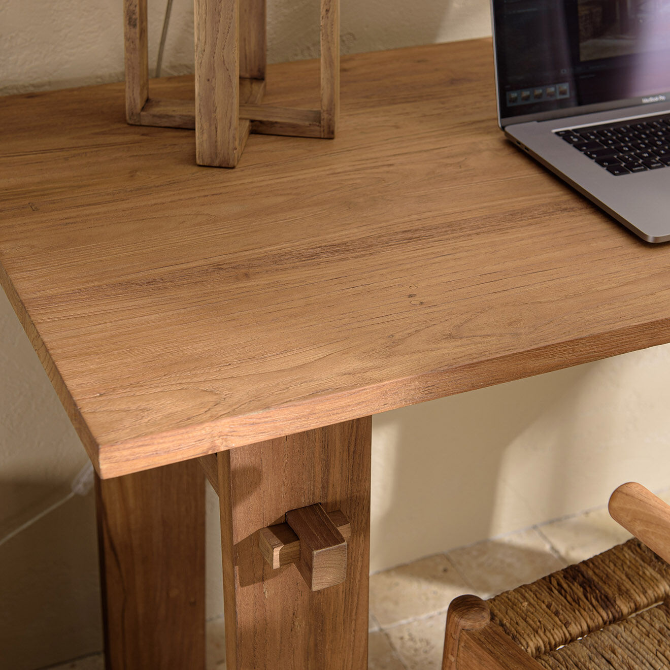 Macabane Bureau en bois de teck recyclé Sixtine bois - 140x60x78.5 cm