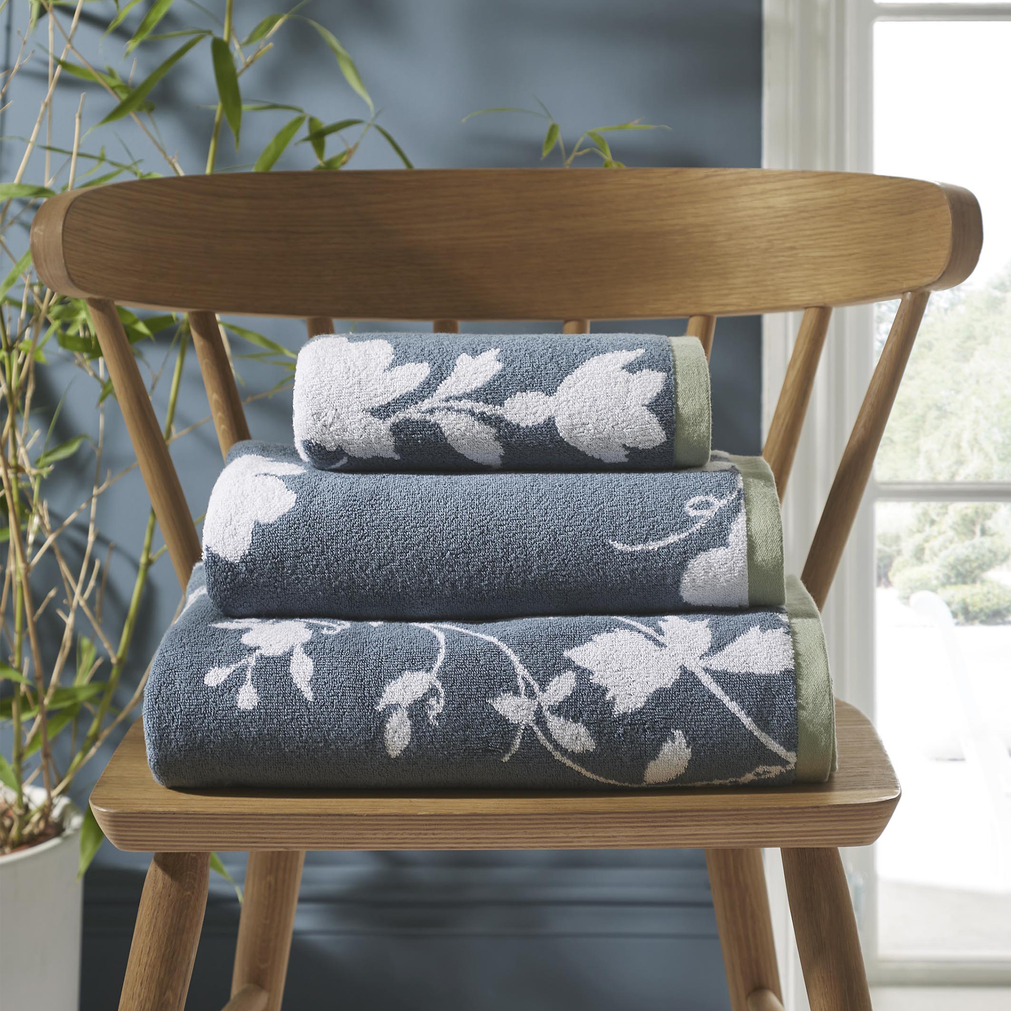 Badhanddoek Oriental Garden Dusky Seaspray 70x125 cm